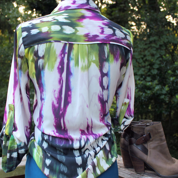 Watercolor Collared V-Neck 3/4 Sleeve Career Top - Picture 7 of 7